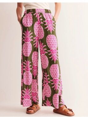 Boden Pink and Olive Green Pineapple Print Pants 🍍